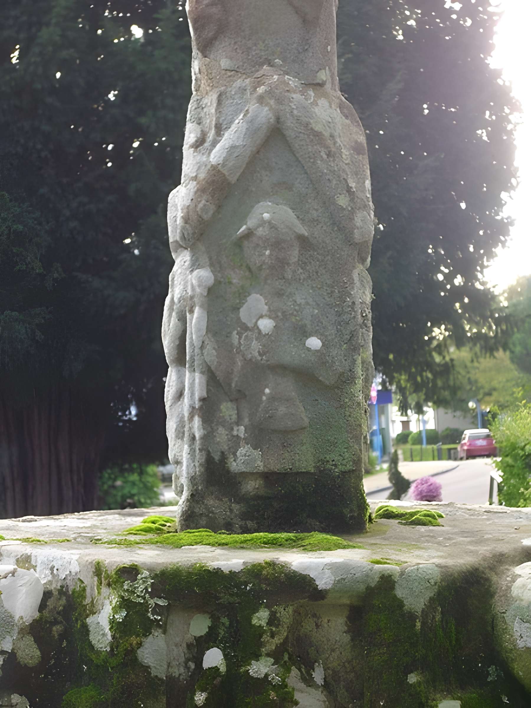 Cimetière entourant l'église