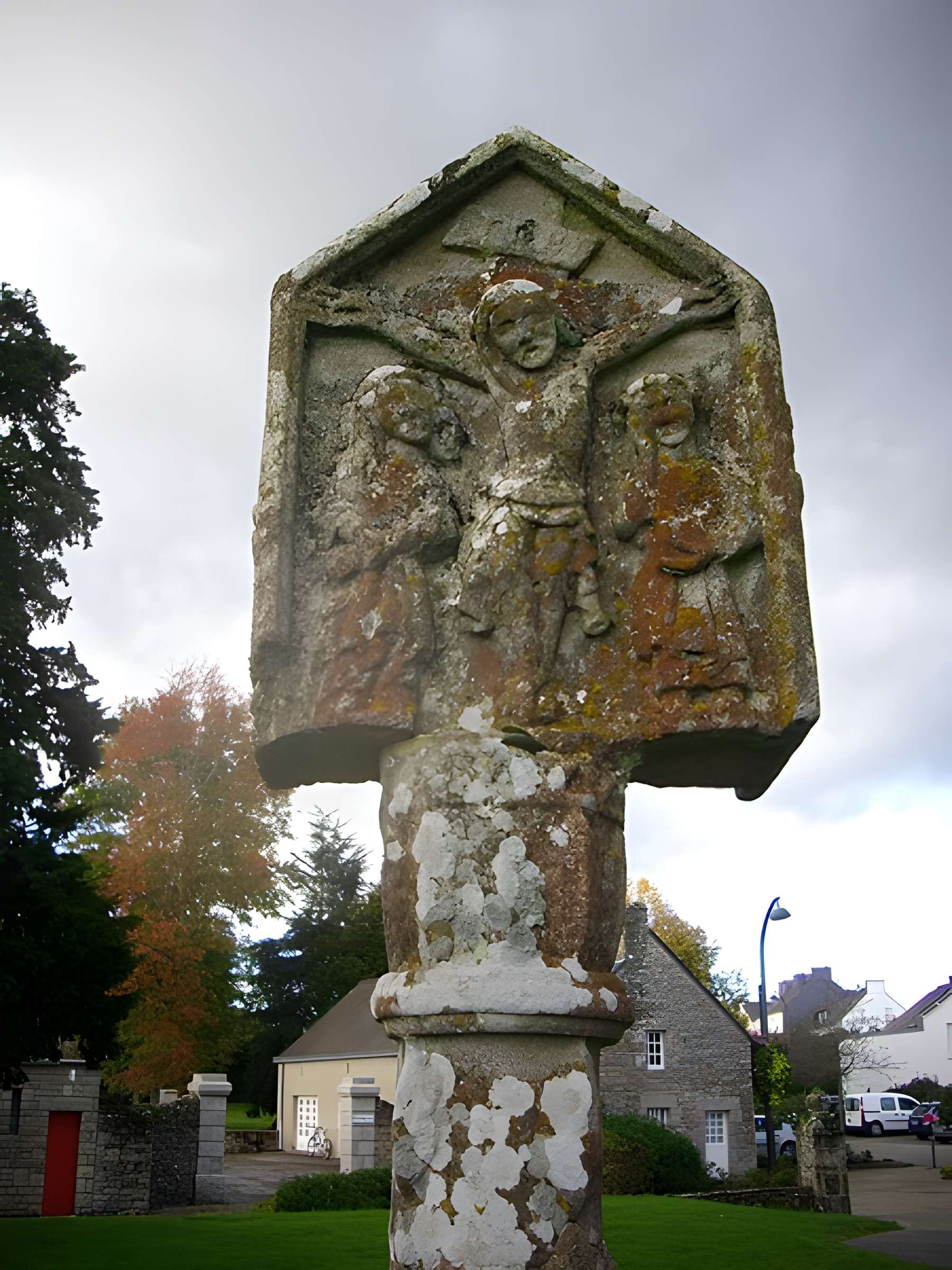 Cimetière entourant l'église