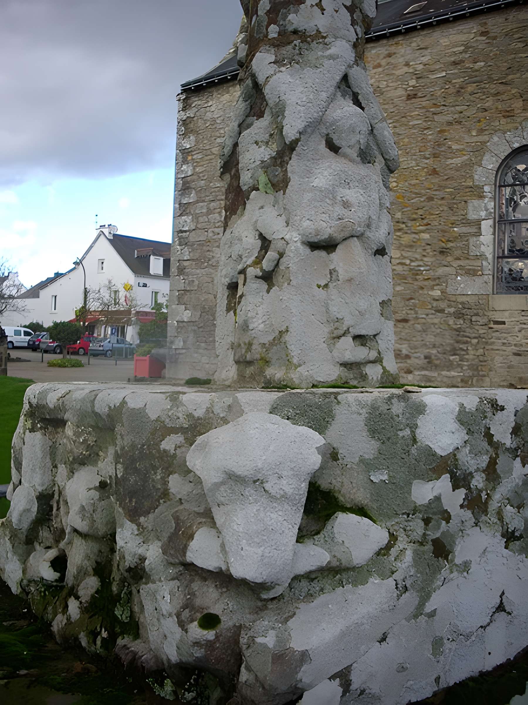 Cimetière entourant l'église