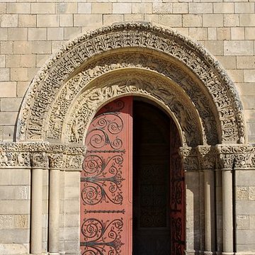 Église Saint-Pierre de Châteauneuf-sur-Charente