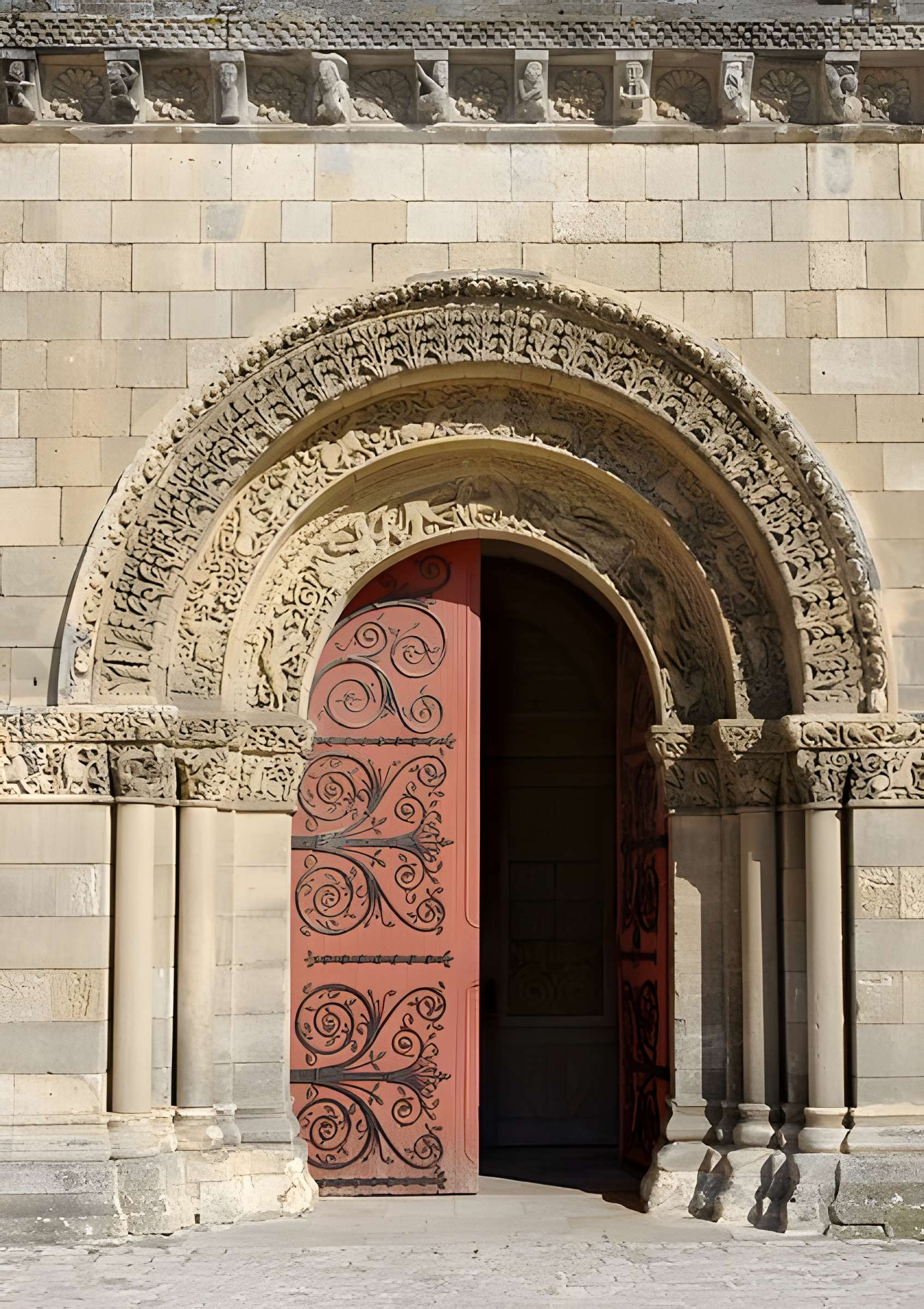 Église Saint-Pierre de Châteauneuf-sur-Charente