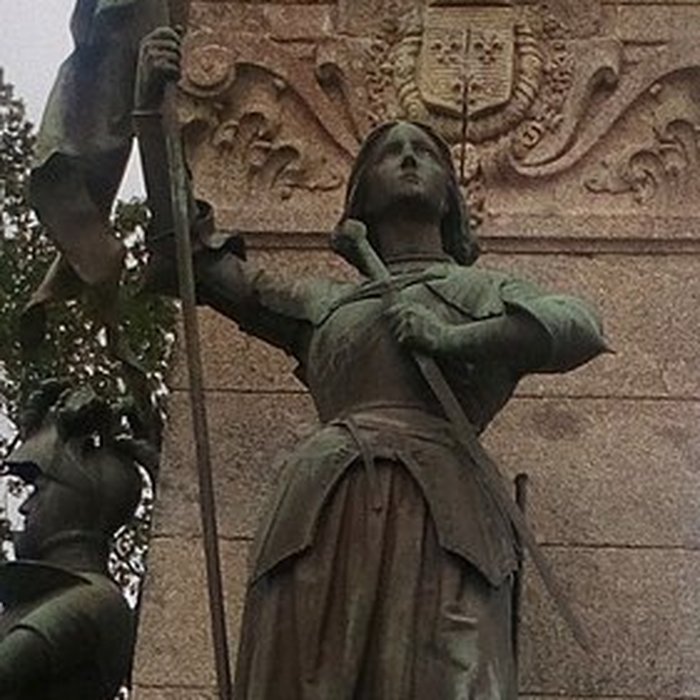 Photo de Monument au comte de Chambord