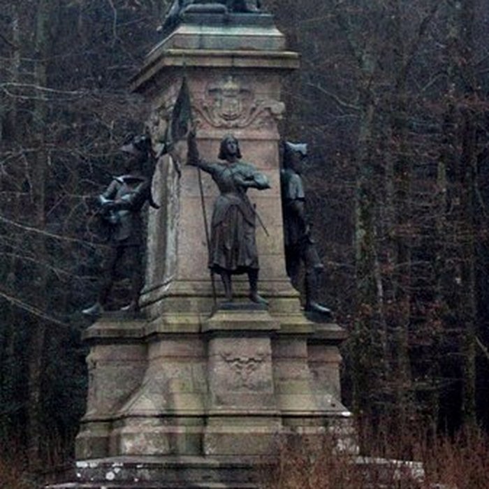 Photo de Monument au comte de Chambord