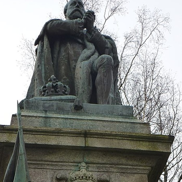 Photo de Monument au comte de Chambord
