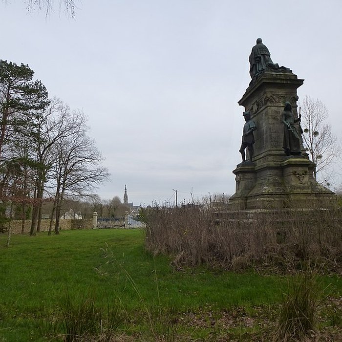 Photo de Monument au comte de Chambord