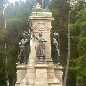 Monument au comte de Chambord