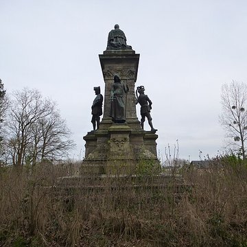Monument au comte de Chambord