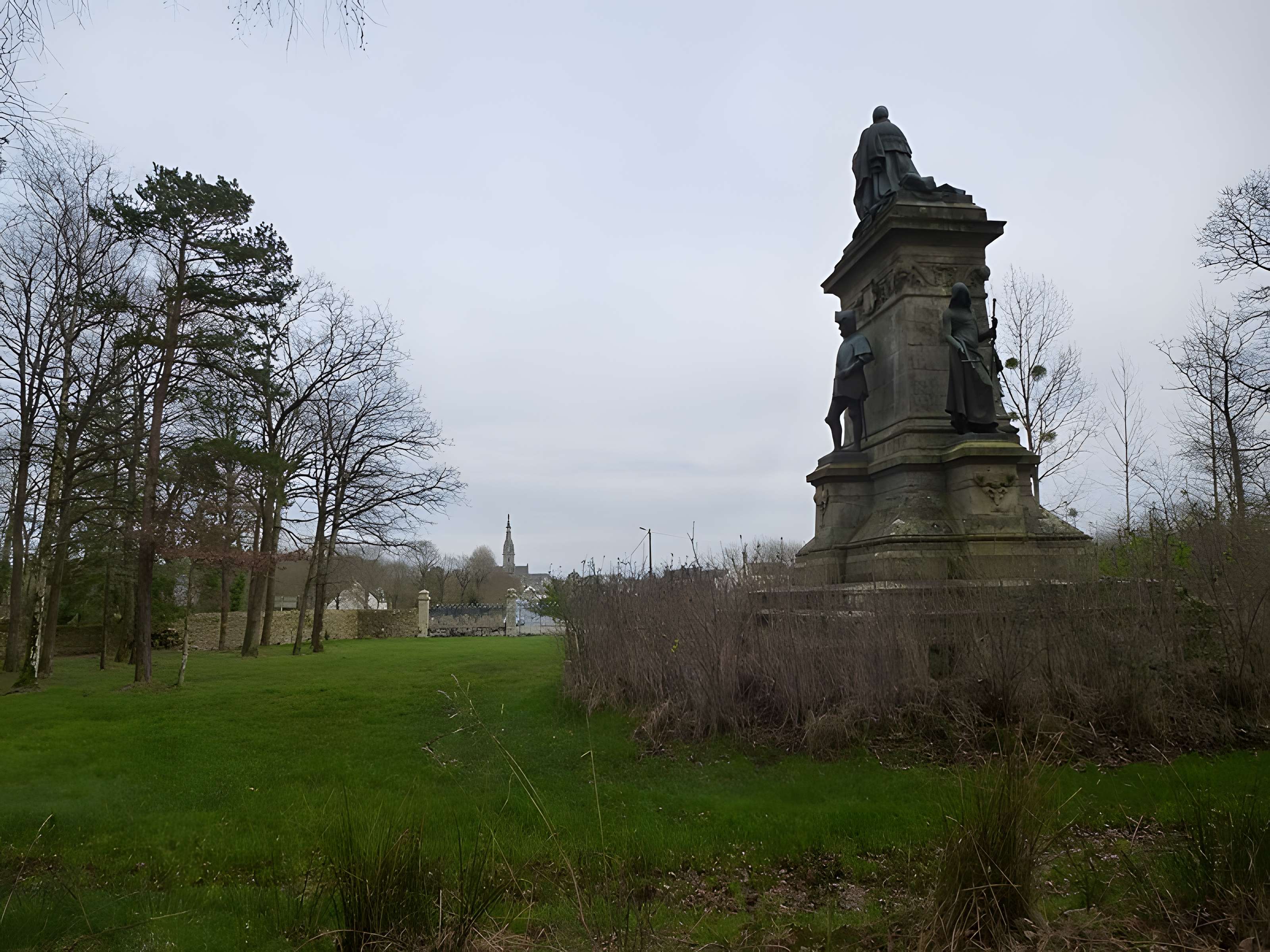 Monument au comte de Chambord