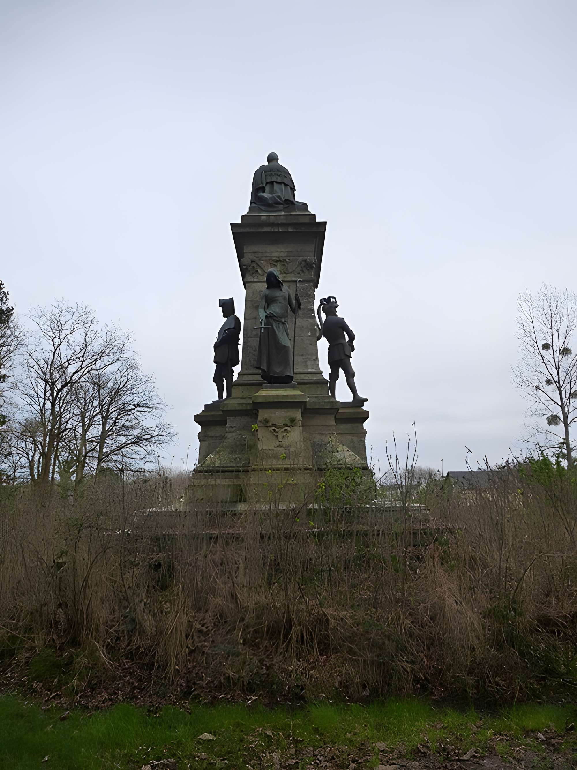 Monument au comte de Chambord