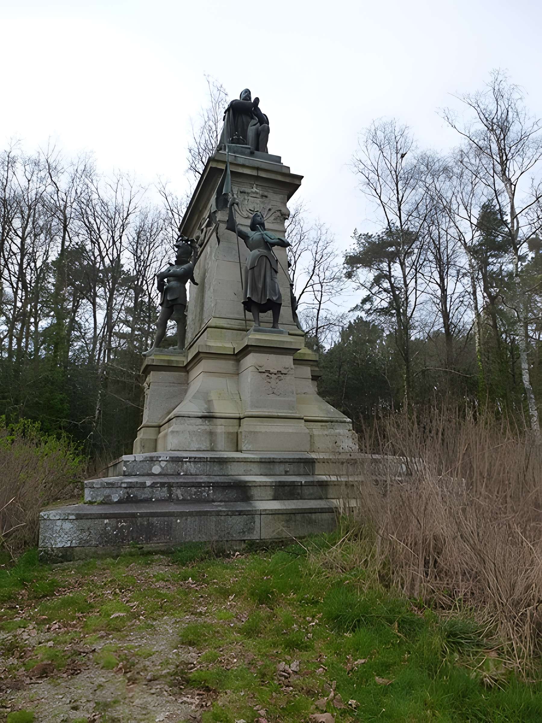 Monument au comte de Chambord