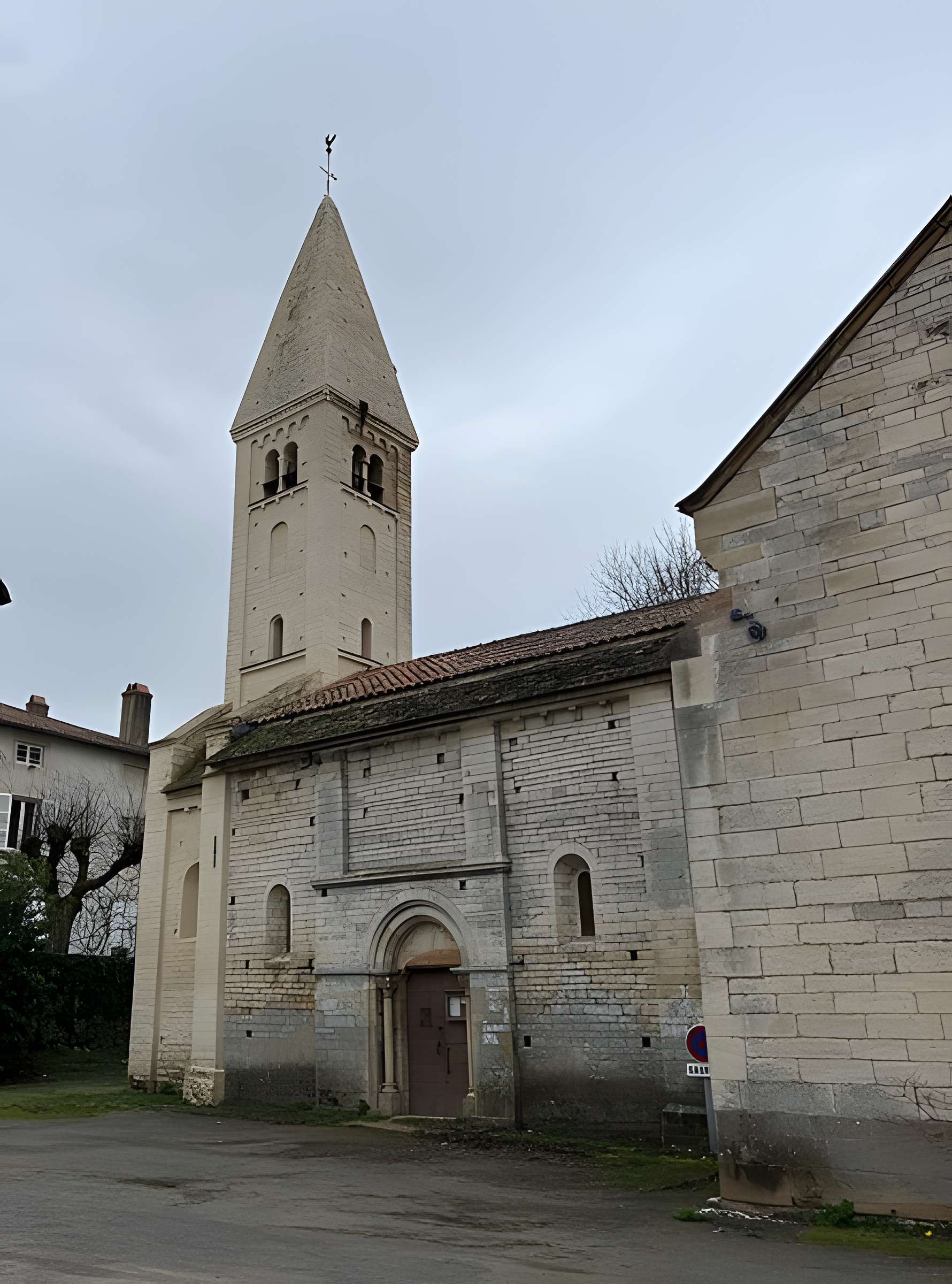 Église Saint-Pierre de Chissey-lès-Mâcon