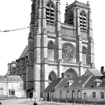 Eglise Saint-Pierre ancienne abbatiale à Corbie