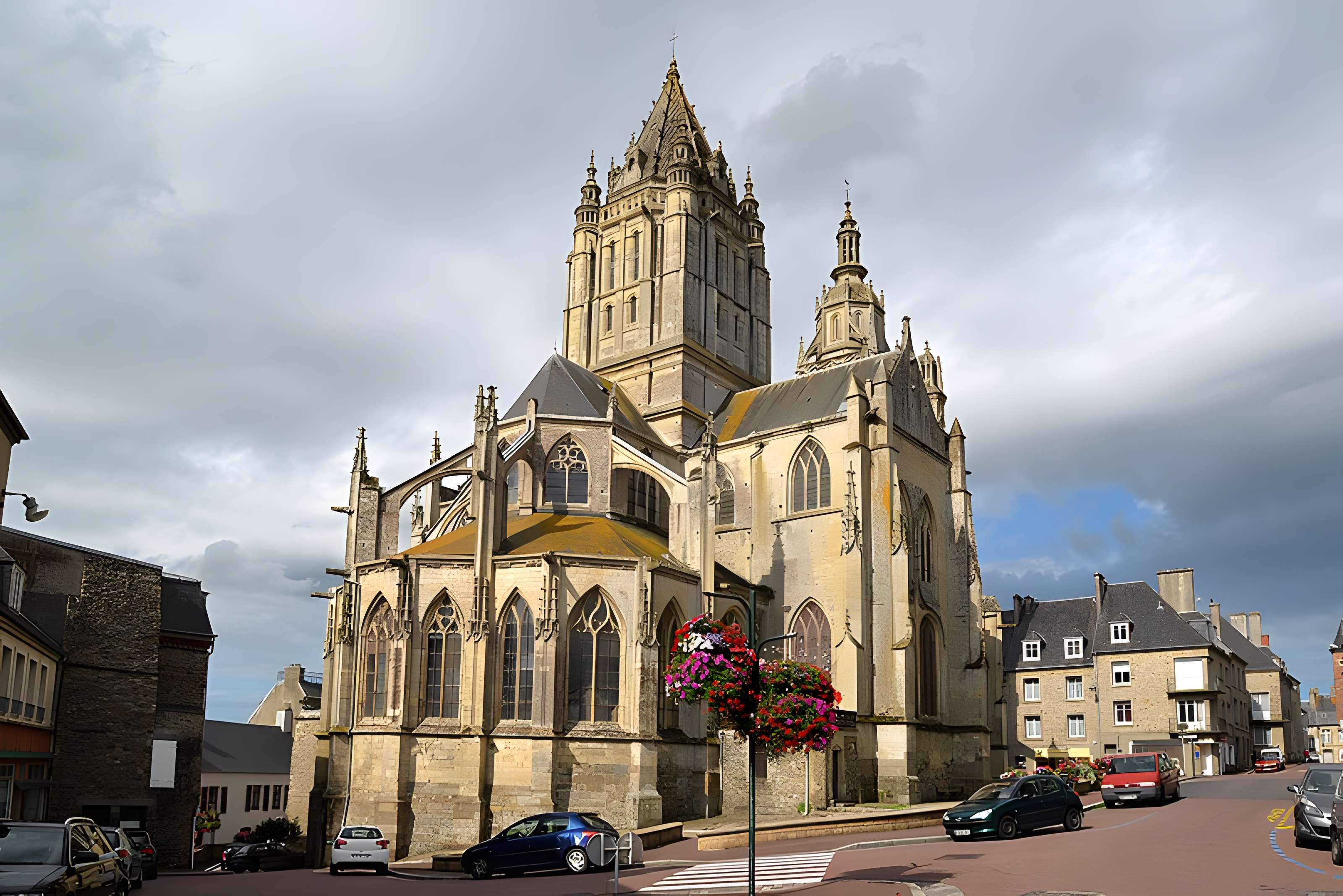 Église Saint-Pierre de Coutances