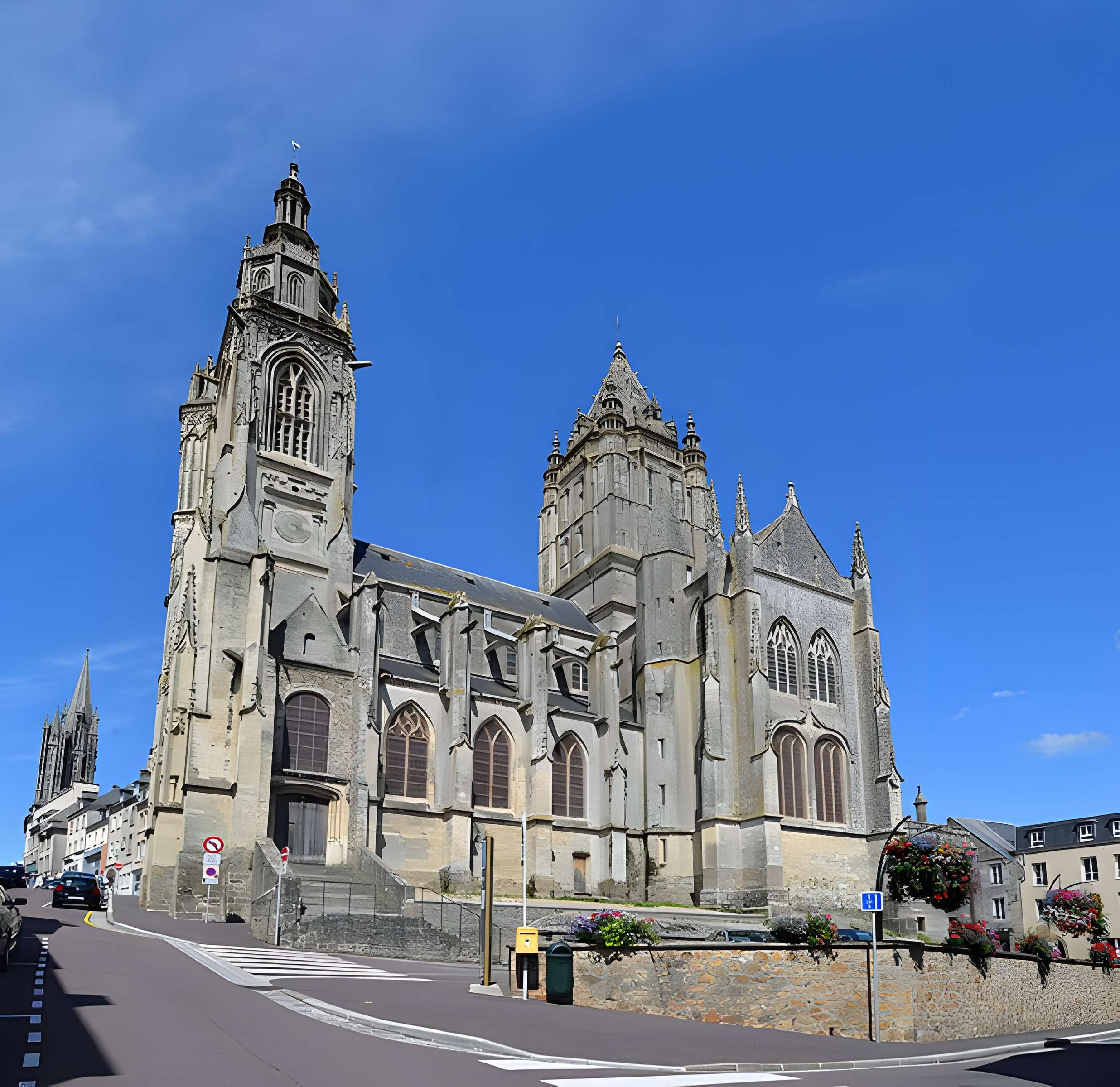 Église Saint-Pierre de Coutances