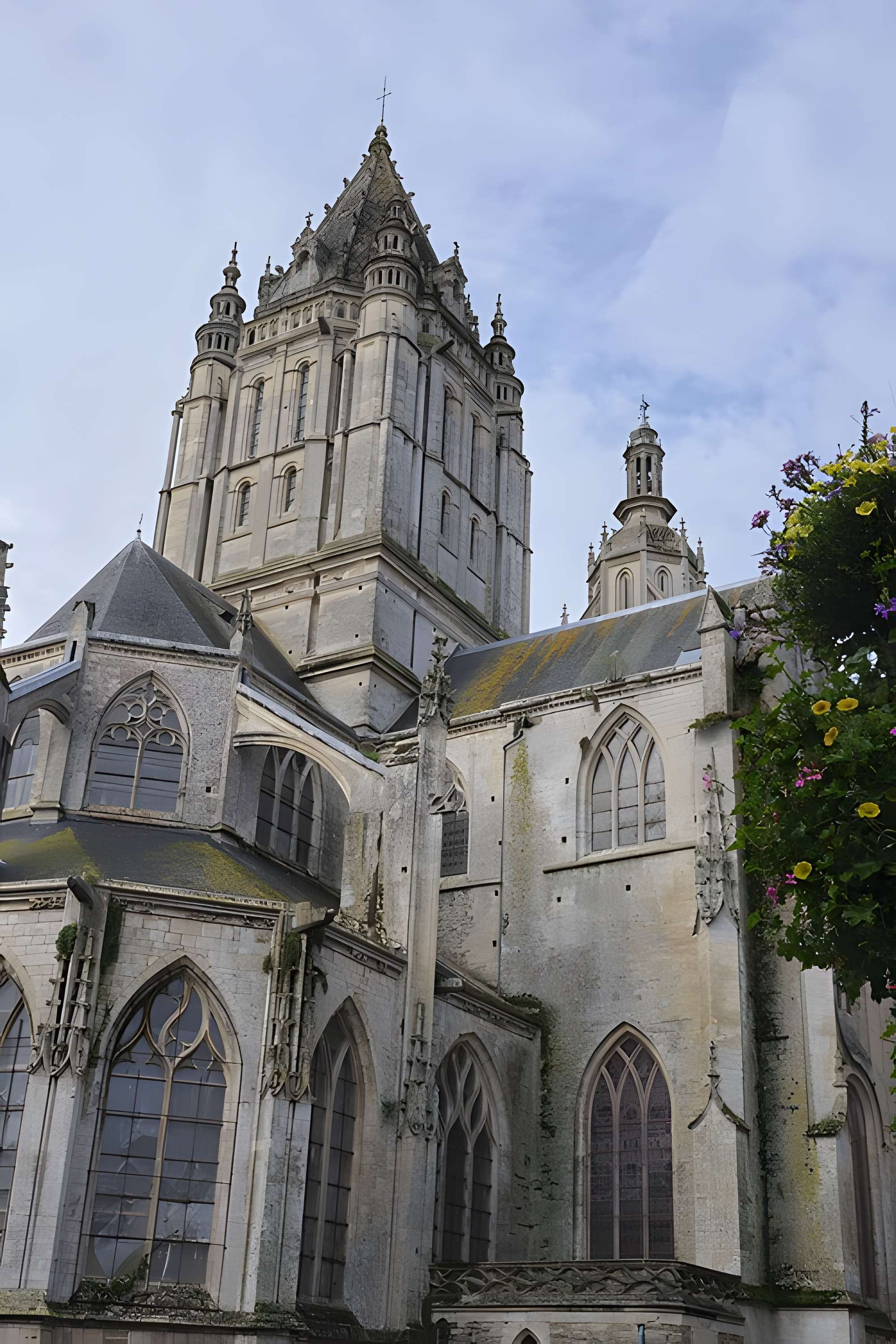 Église Saint-Pierre de Coutances