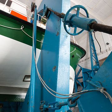 Station de sauvetage en mer de la commune dEtel, sise dans lextrémité sud du quai sur la rivière dEtel