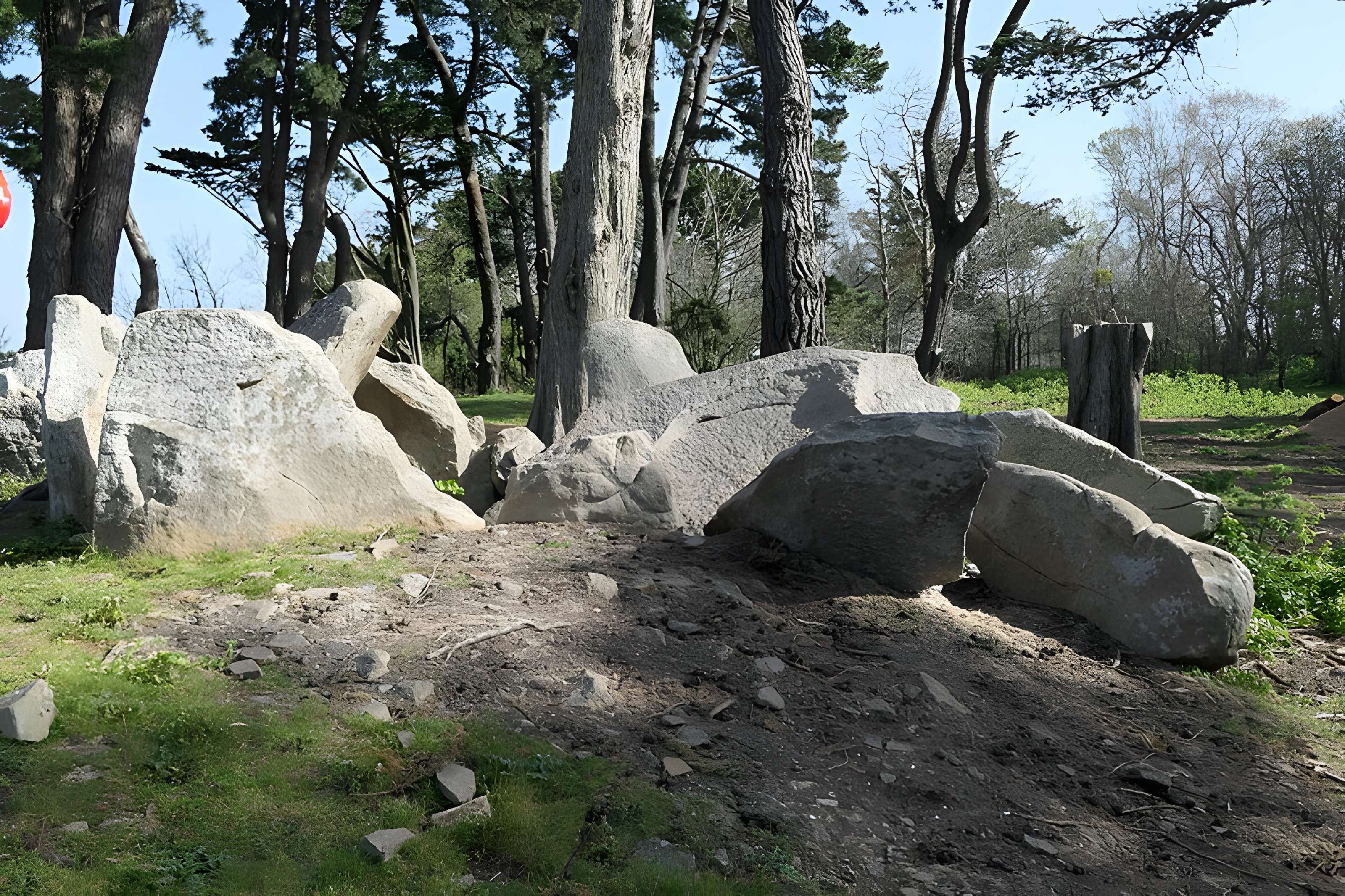 Dolmens de la pointe de Liouse