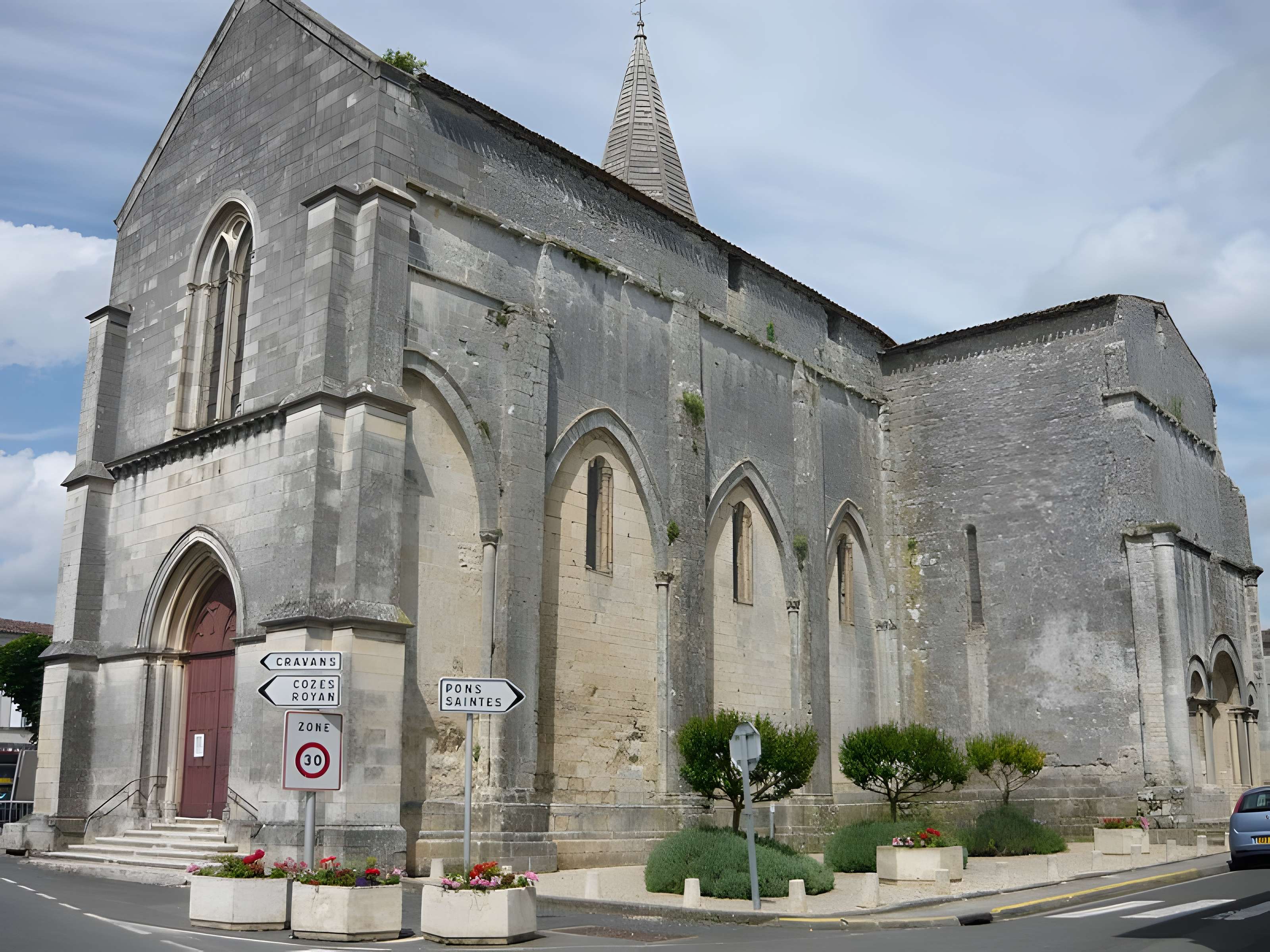 Église Saint-Pierre de Gémozac 