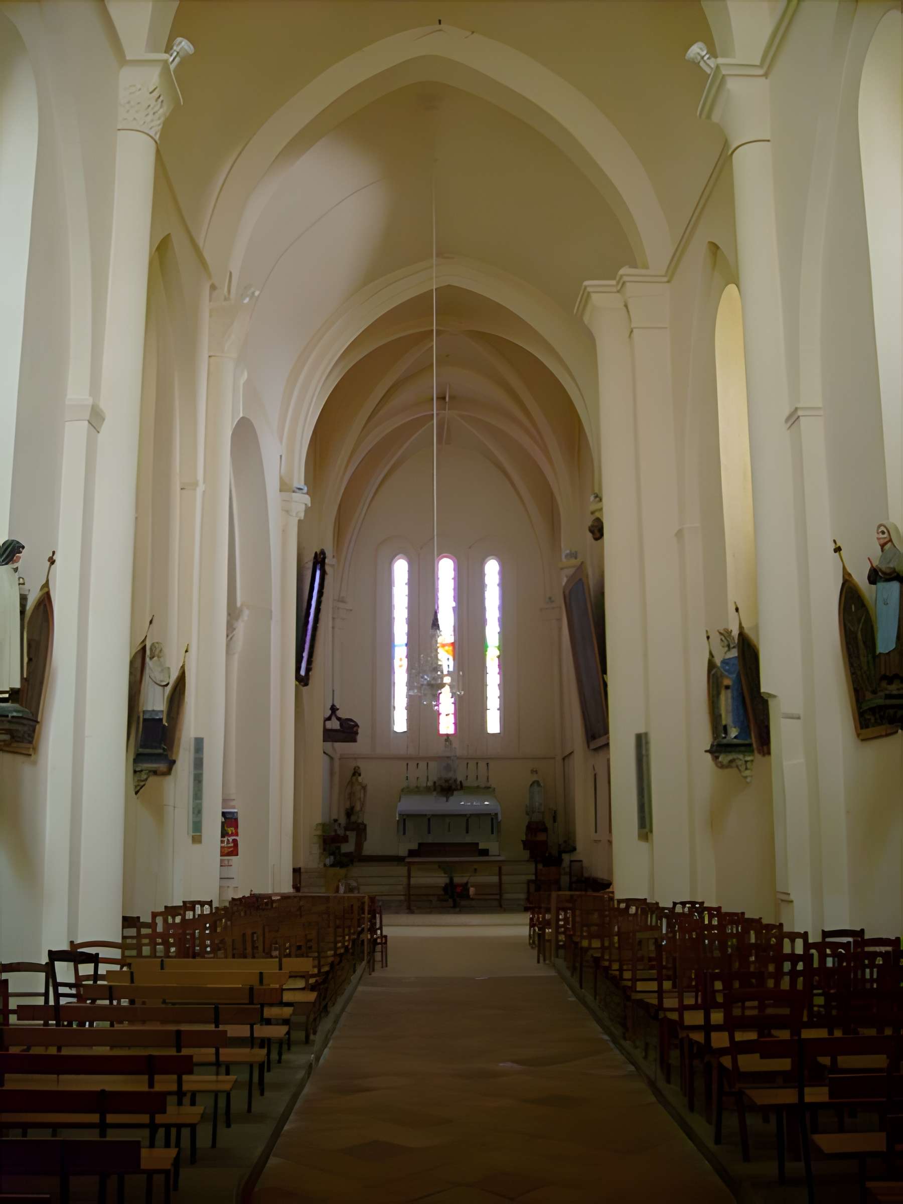 Église Saint-Pierre de Gémozac