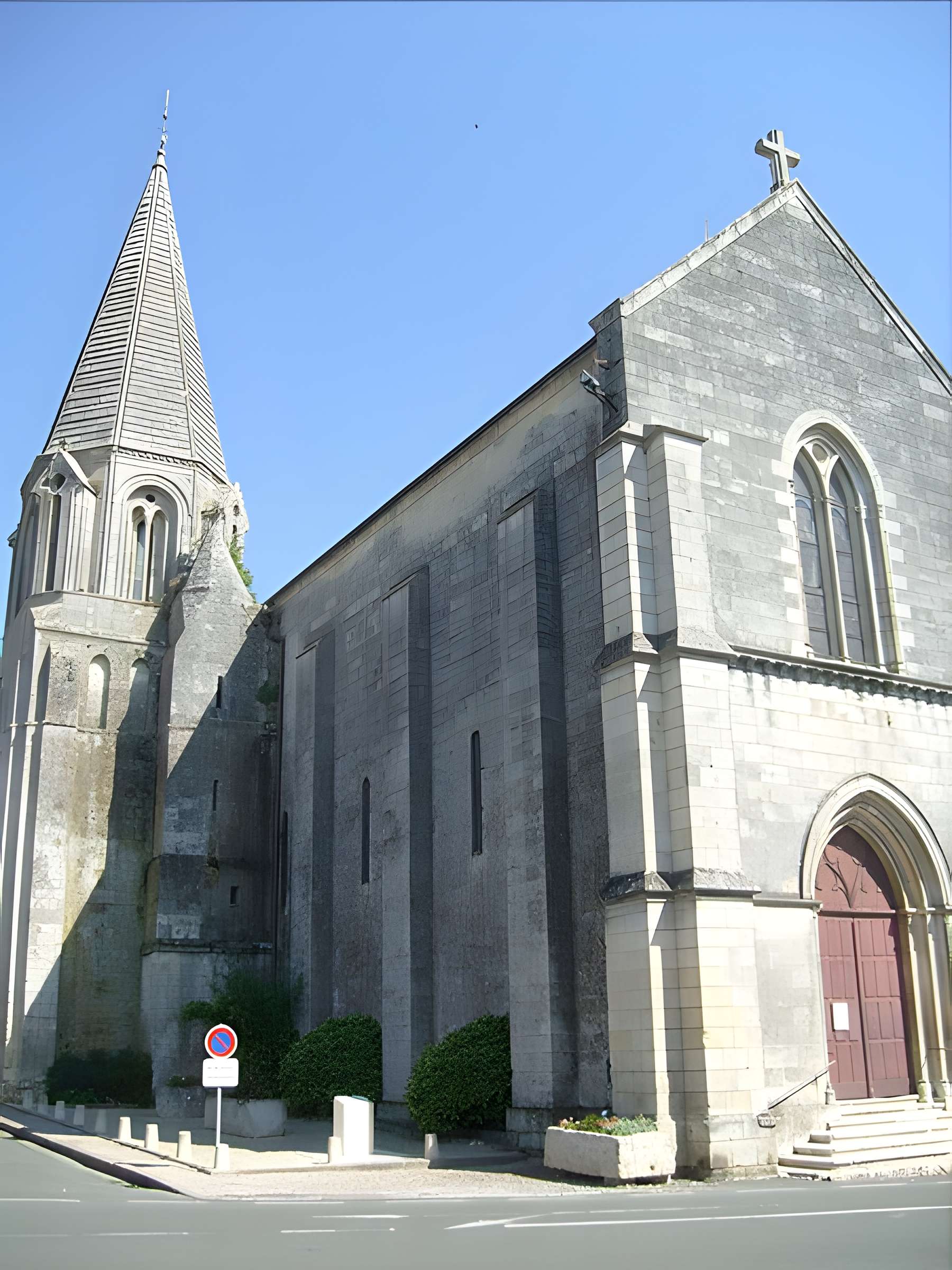 Église Saint-Pierre de Gémozac