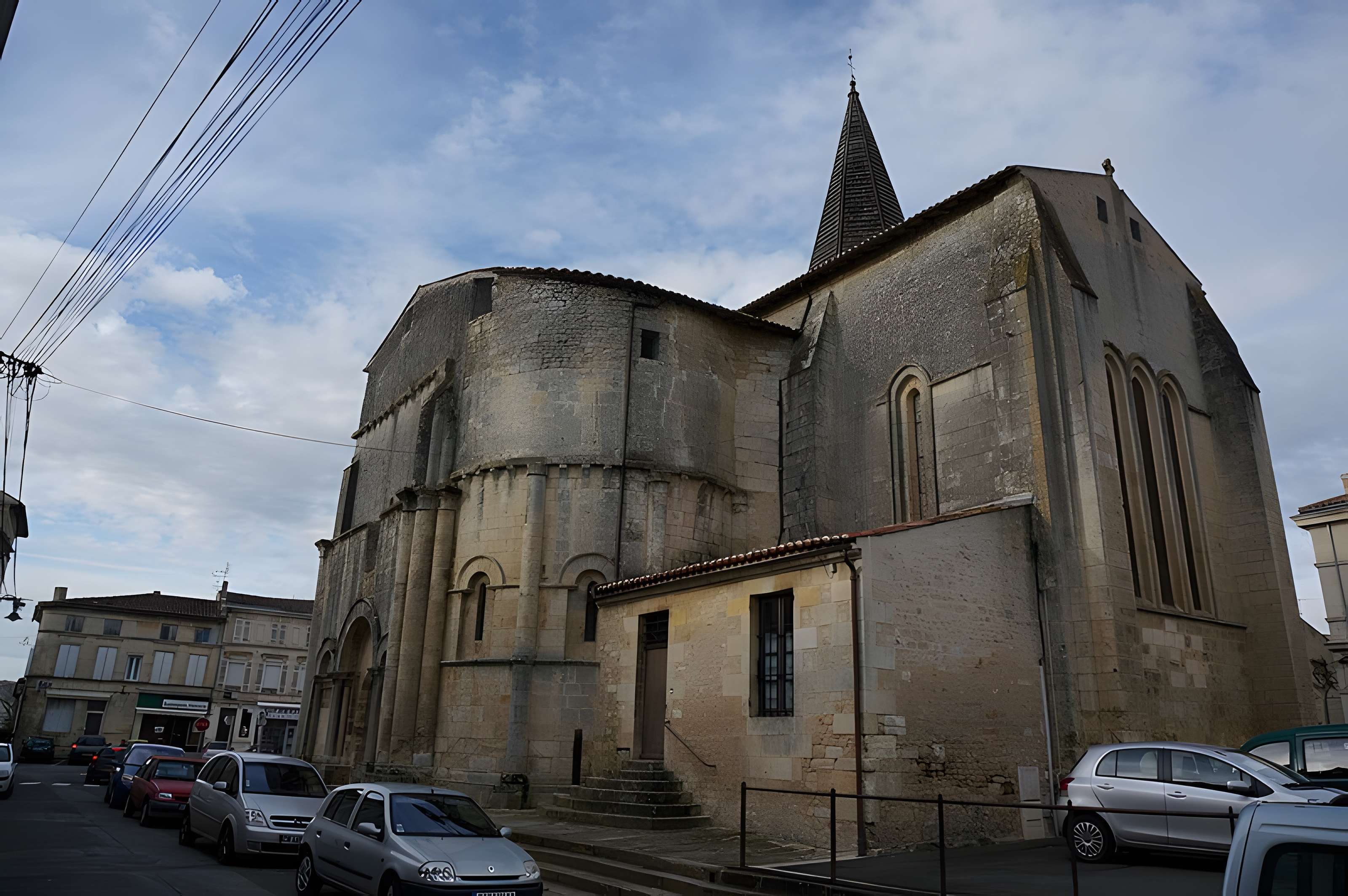 Église Saint-Pierre de Gémozac