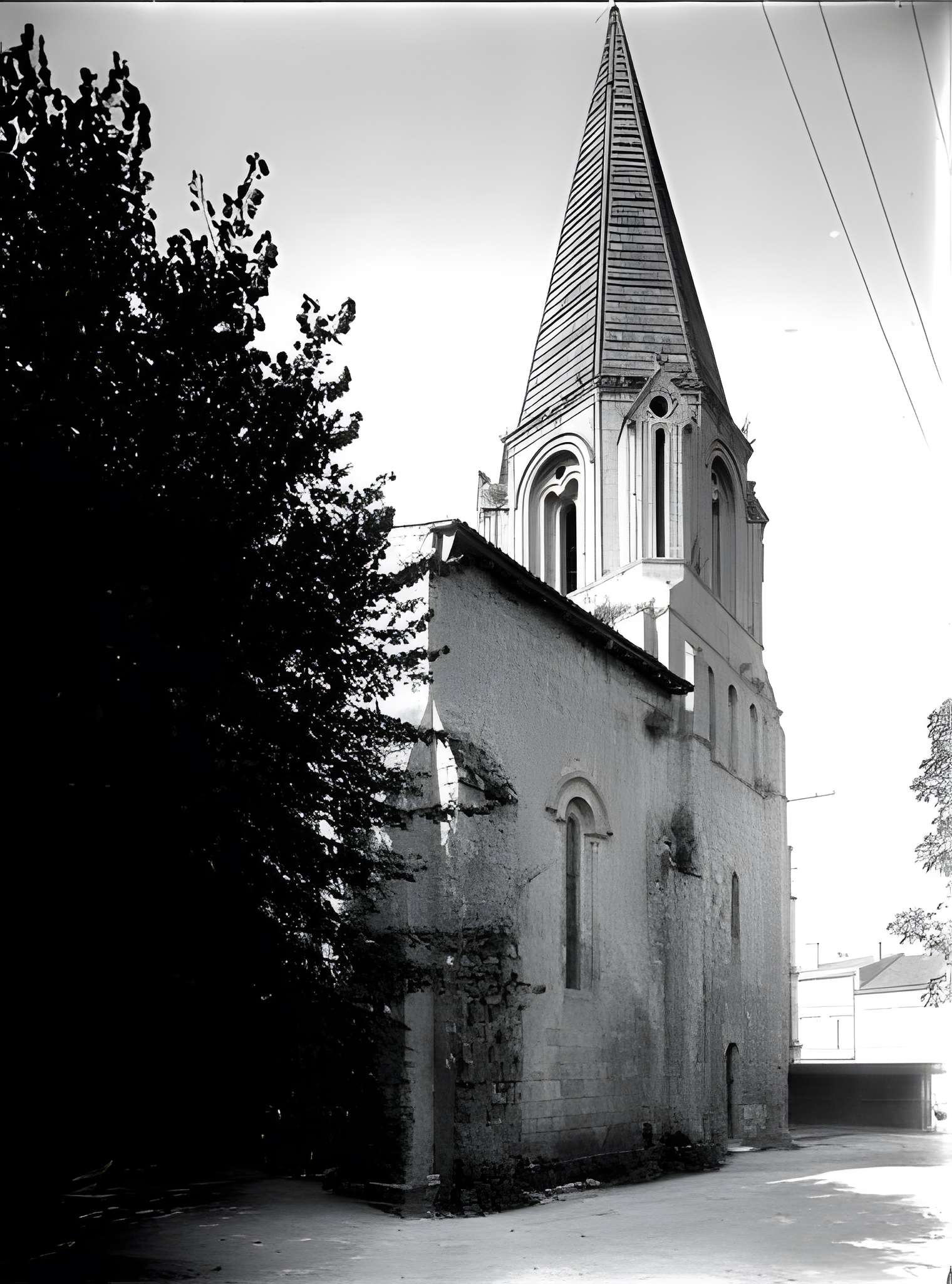 Église Saint-Pierre de Gémozac