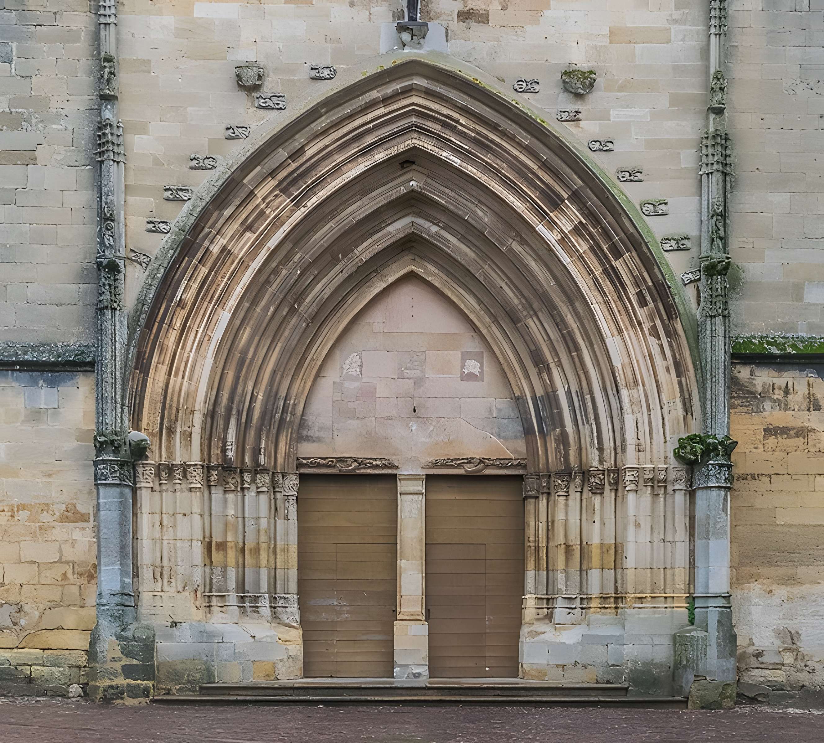 Église Saint-Pierre de Gourdon