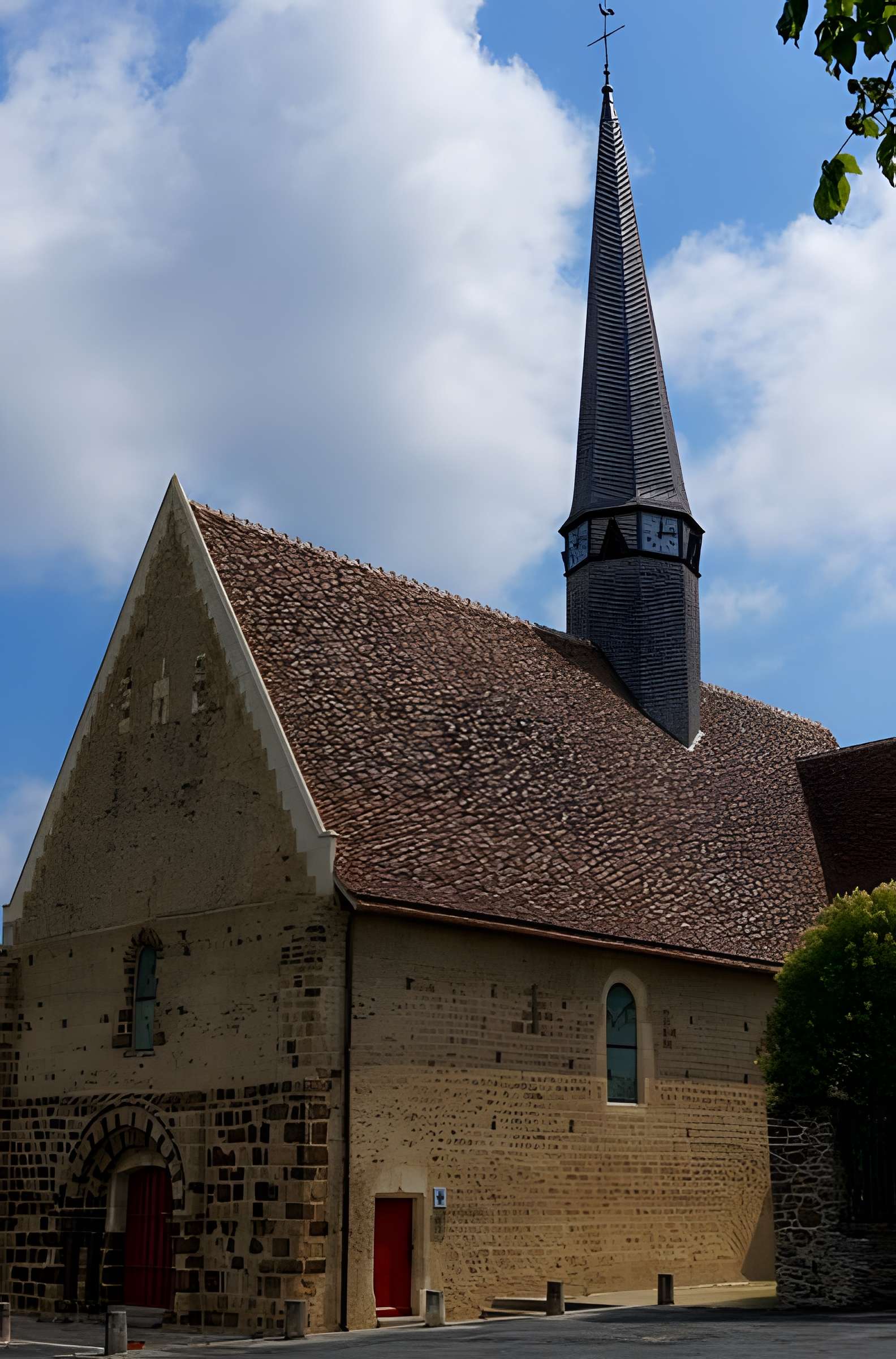 Église Saint-Pierre de Lavaré 