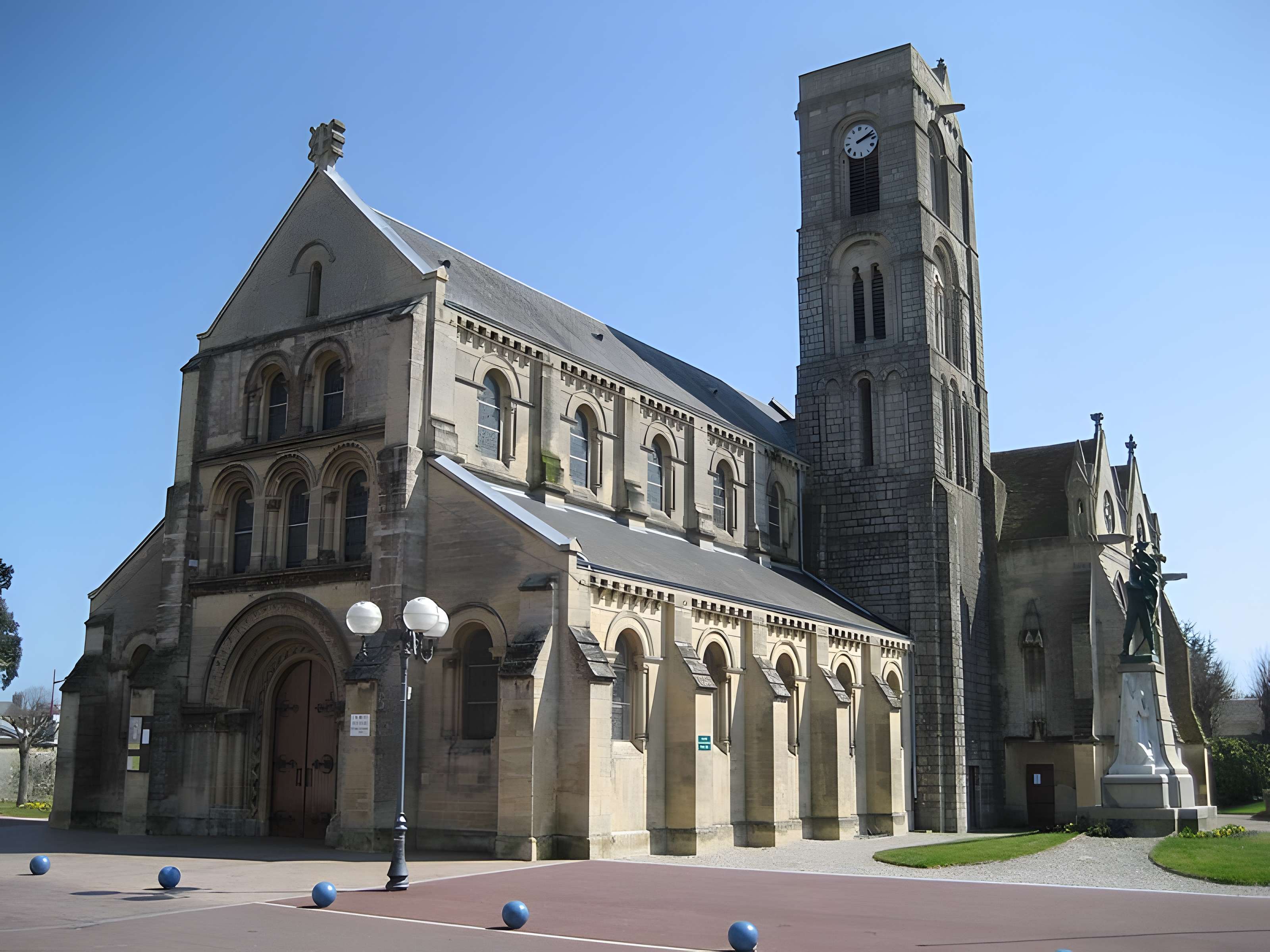 Église Saint-Pierre de Lion-sur-Mer 