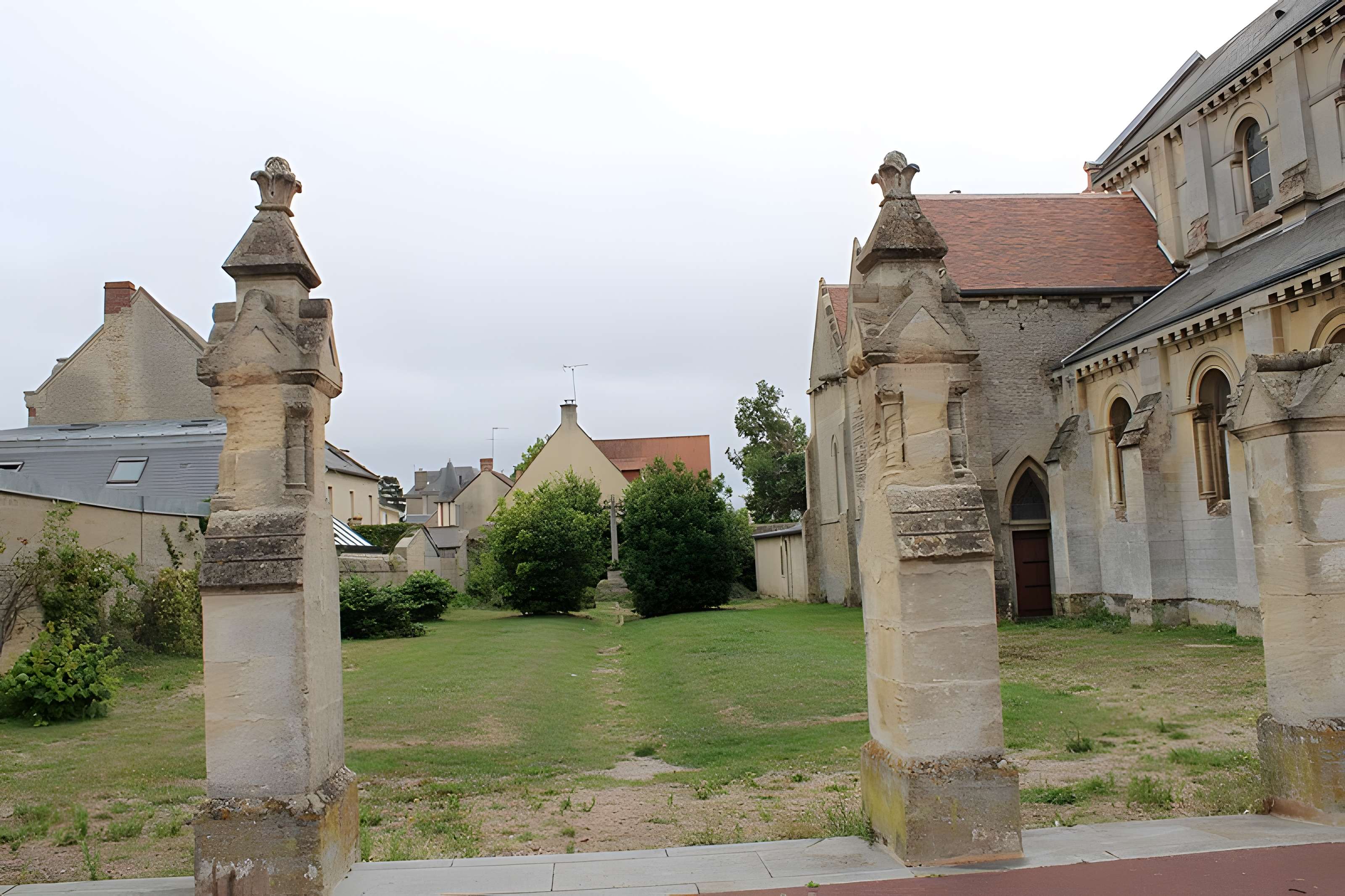 Église Saint-Pierre de Lion-sur-Mer