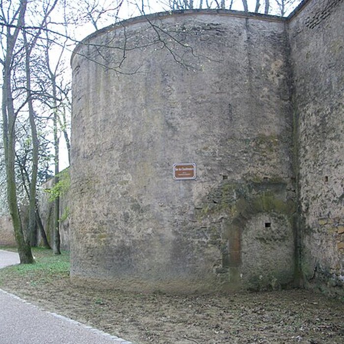 Photo de Vestiges de lenceinte du Moyen-Age
