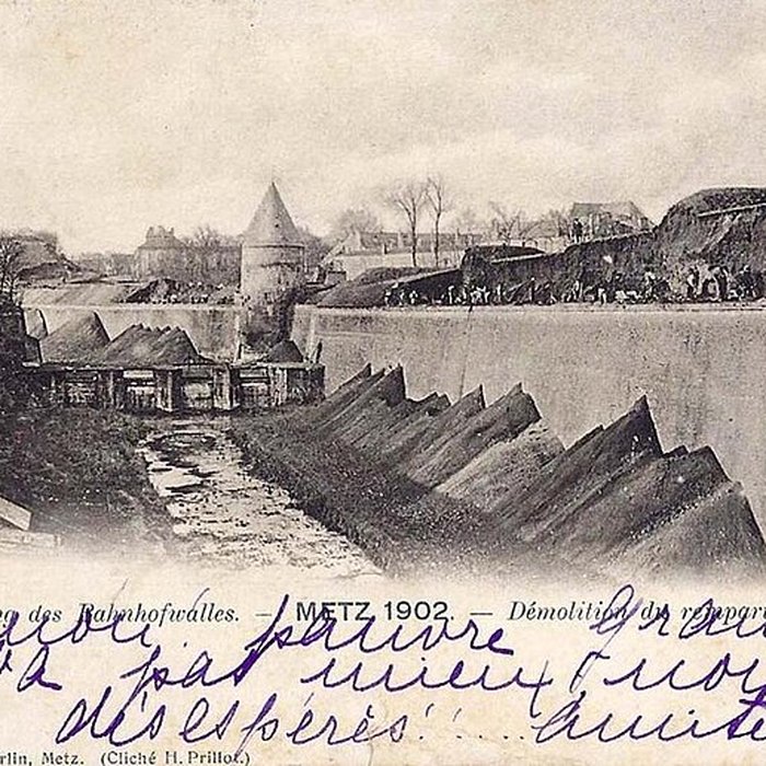 Photo de Vestiges de lenceinte du Moyen-Age