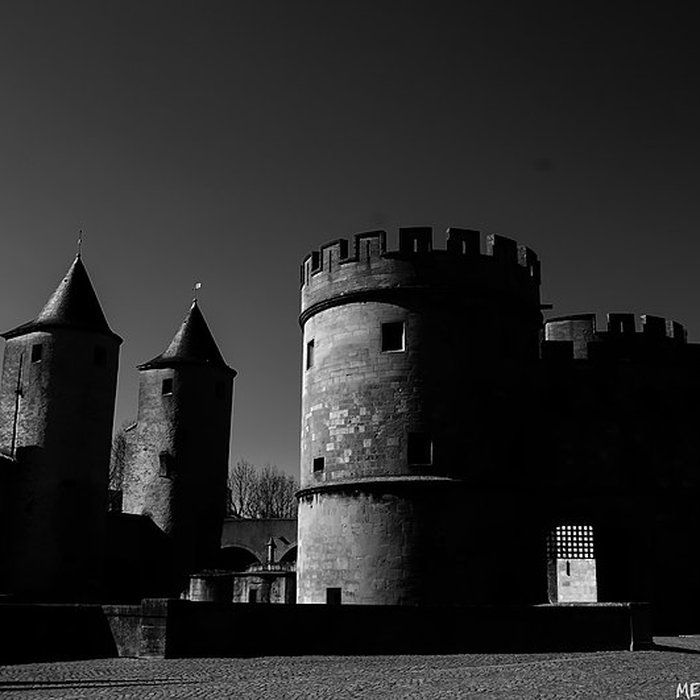 Photo de Vestiges de lenceinte du Moyen-Age