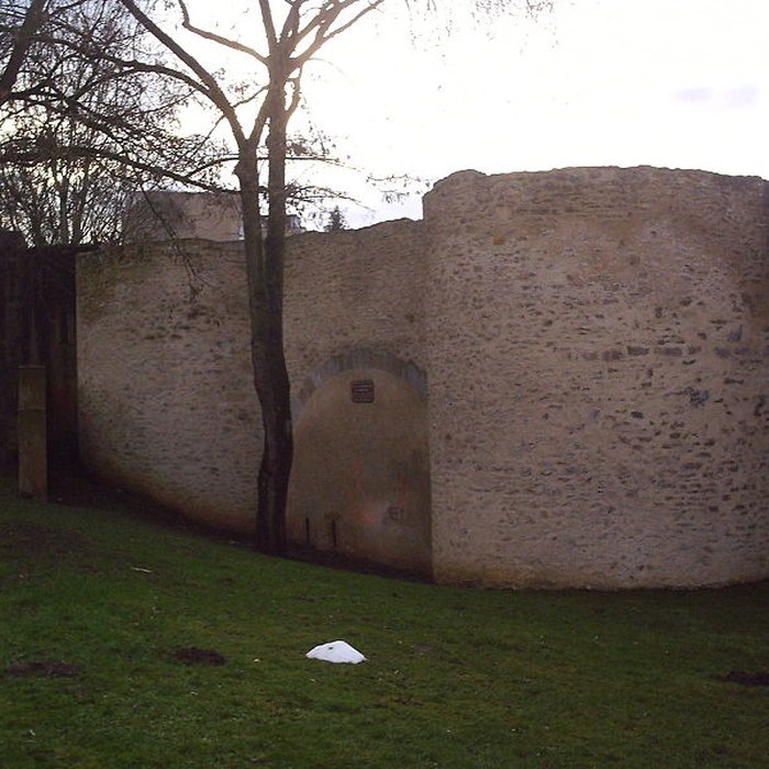 Photo de Vestiges de lenceinte du Moyen-Age