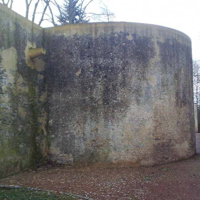 Photo de Vestiges de lenceinte du Moyen-Age