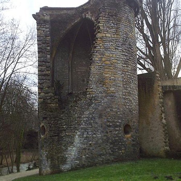 Photo de Vestiges de lenceinte du Moyen-Age