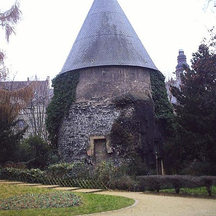 Photo de Vestiges de lenceinte du Moyen-Age