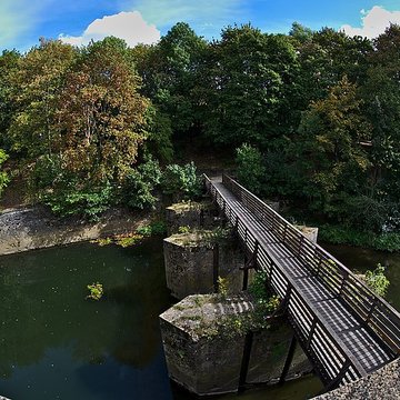 Vestiges de lenceinte du Moyen-Age