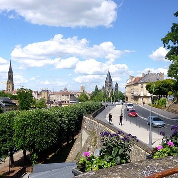 Vestiges de lenceinte du Moyen-Age