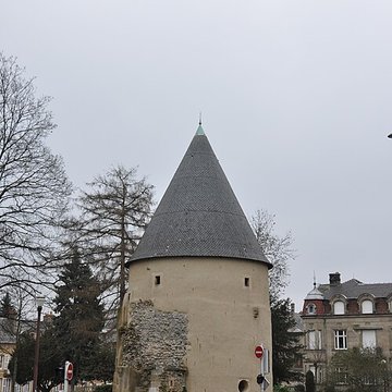Vestiges de lenceinte du Moyen-Age