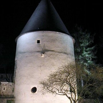 Vestiges de lenceinte du Moyen-Age