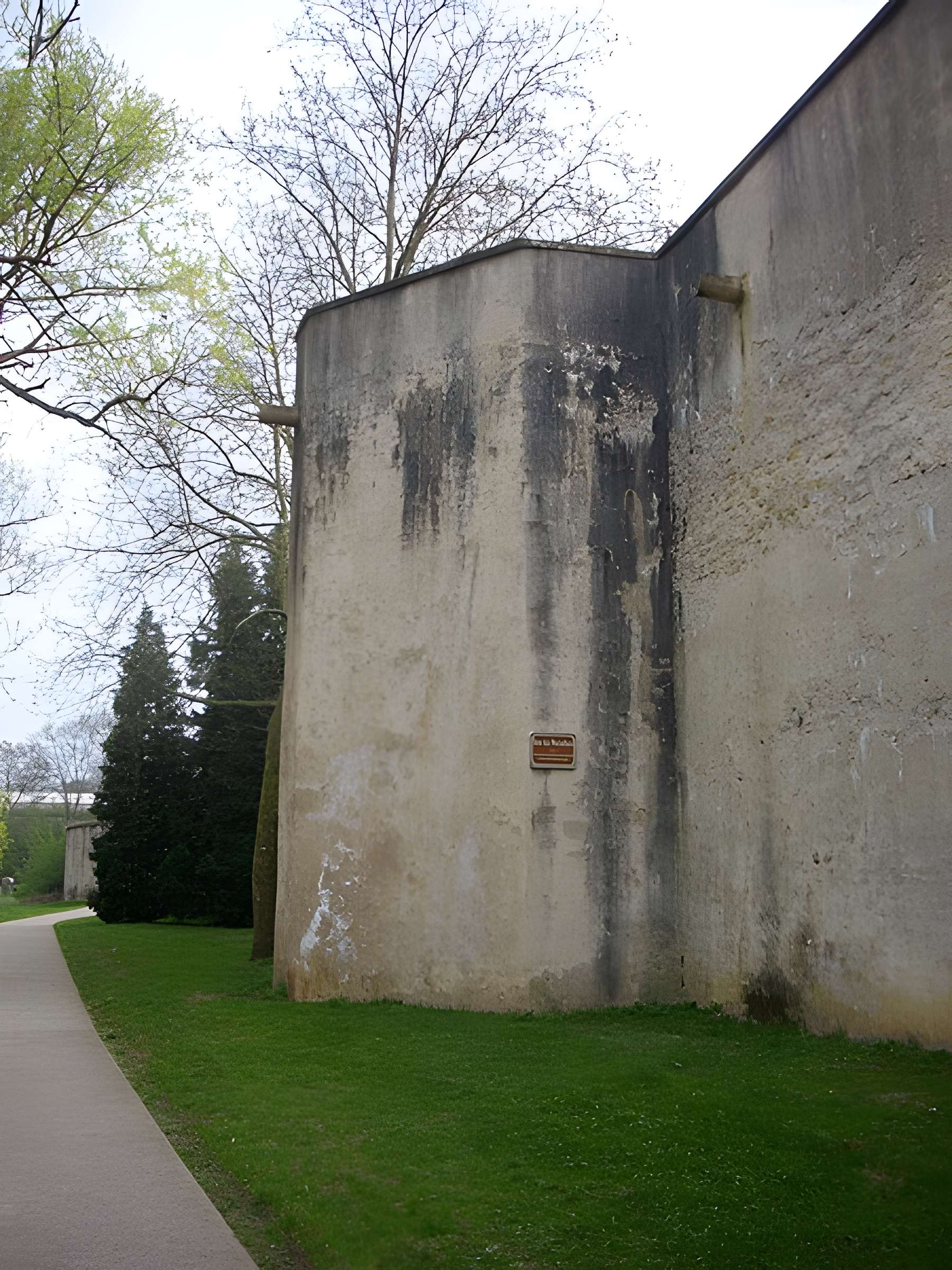 Vestiges de l'enceinte du Moyen-Age