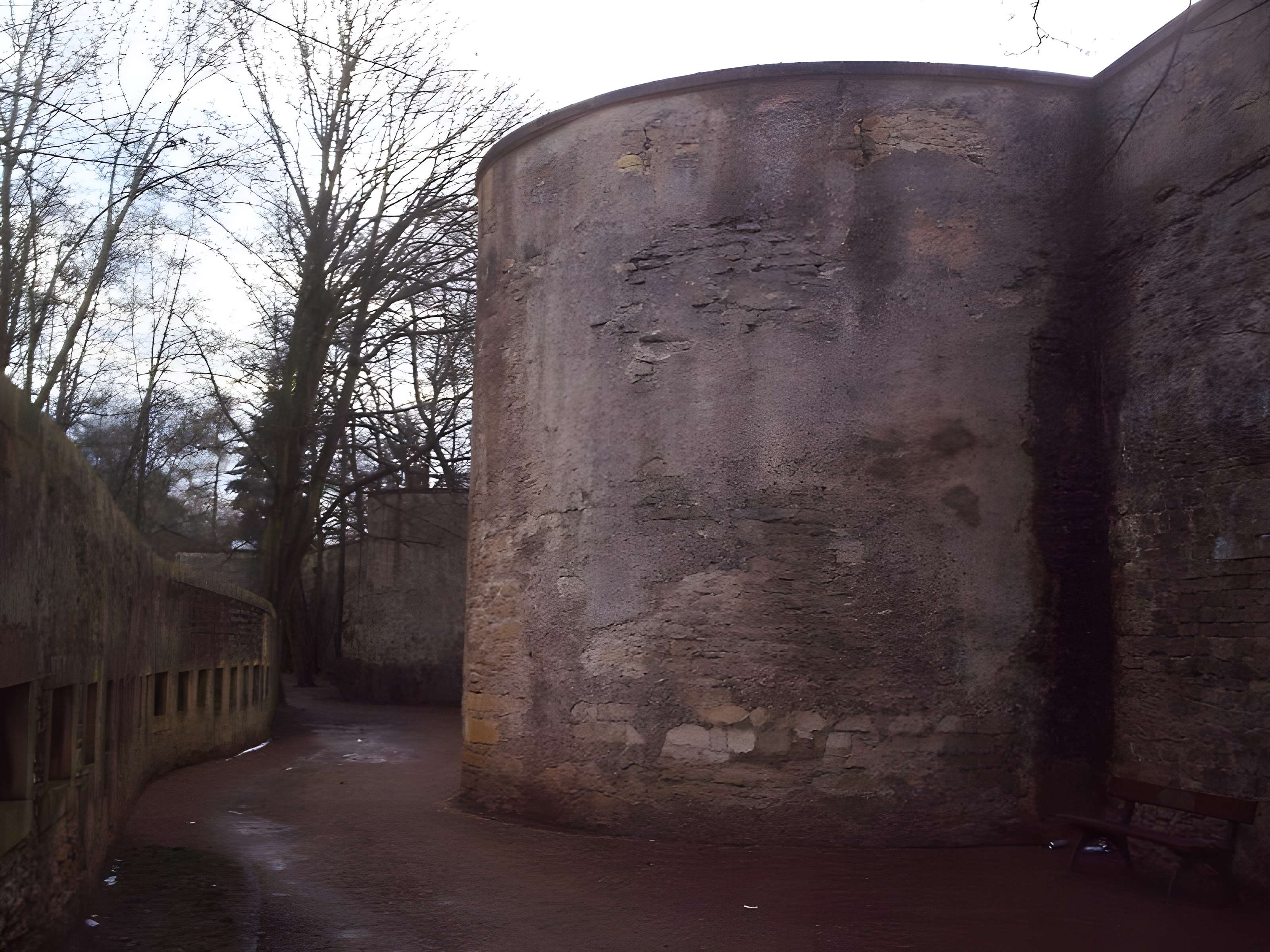 Vestiges de l'enceinte du Moyen-Age