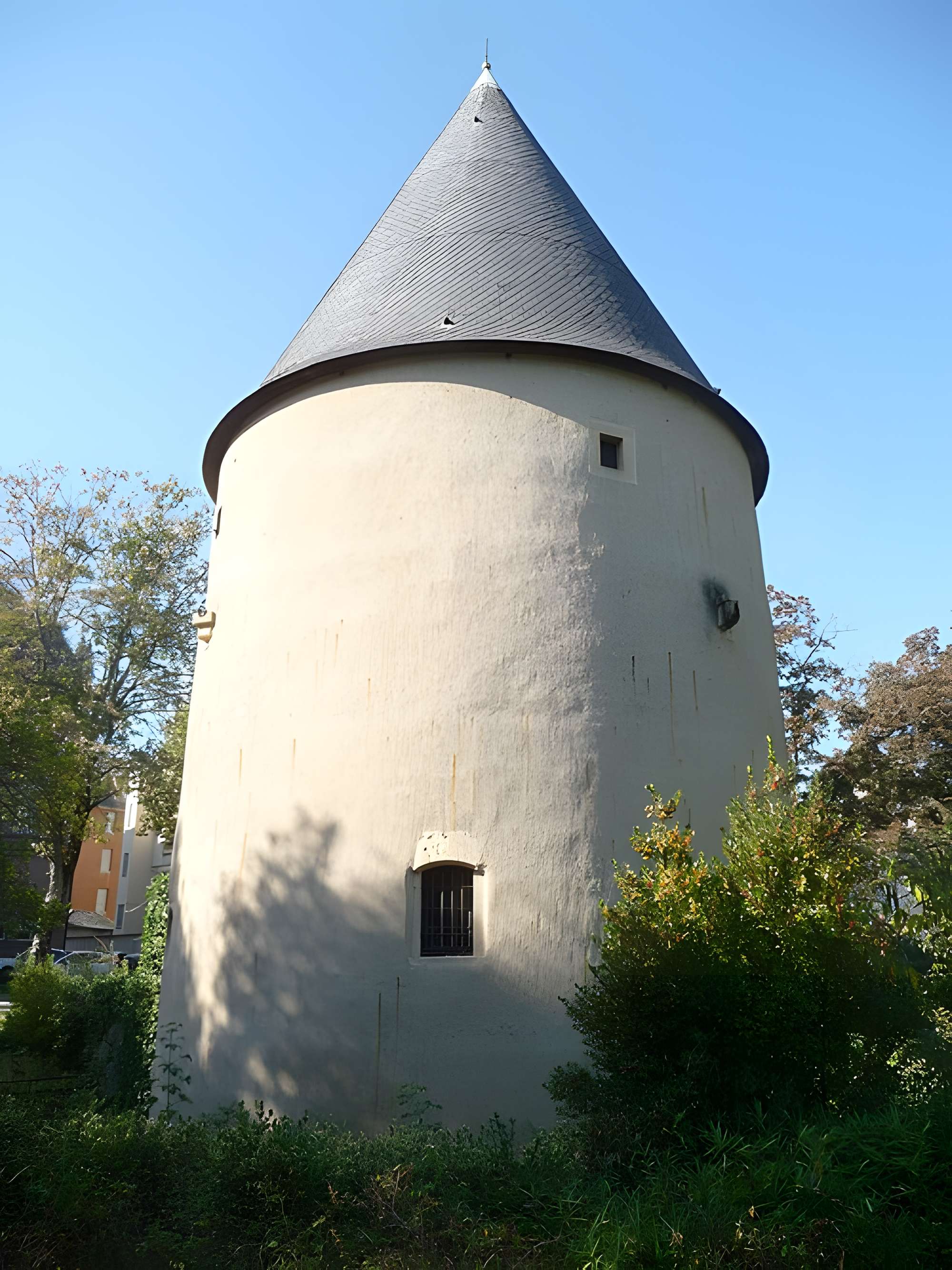 Vestiges de l'enceinte du Moyen-Age