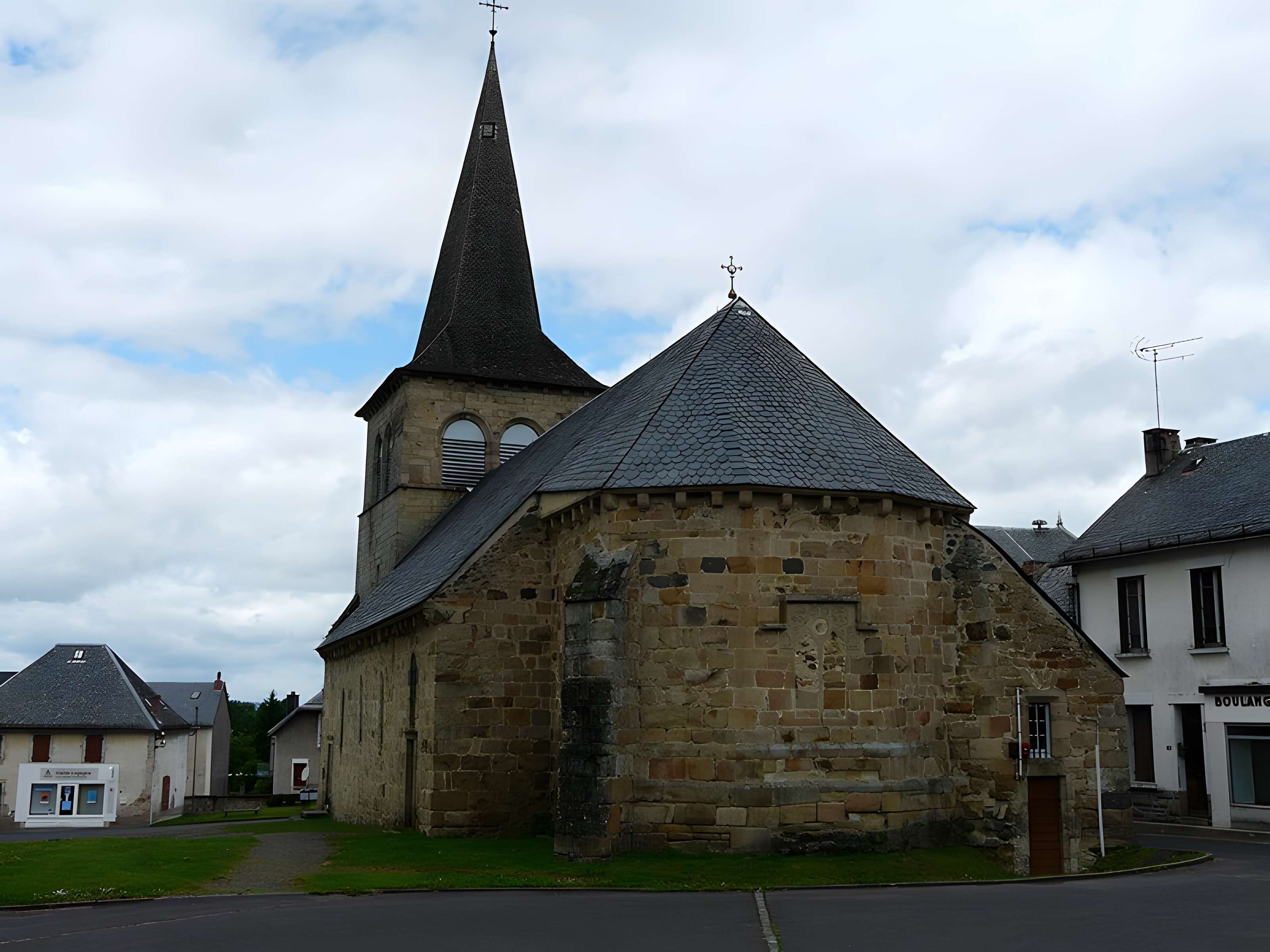 Église Saint-Pierre de Messeix