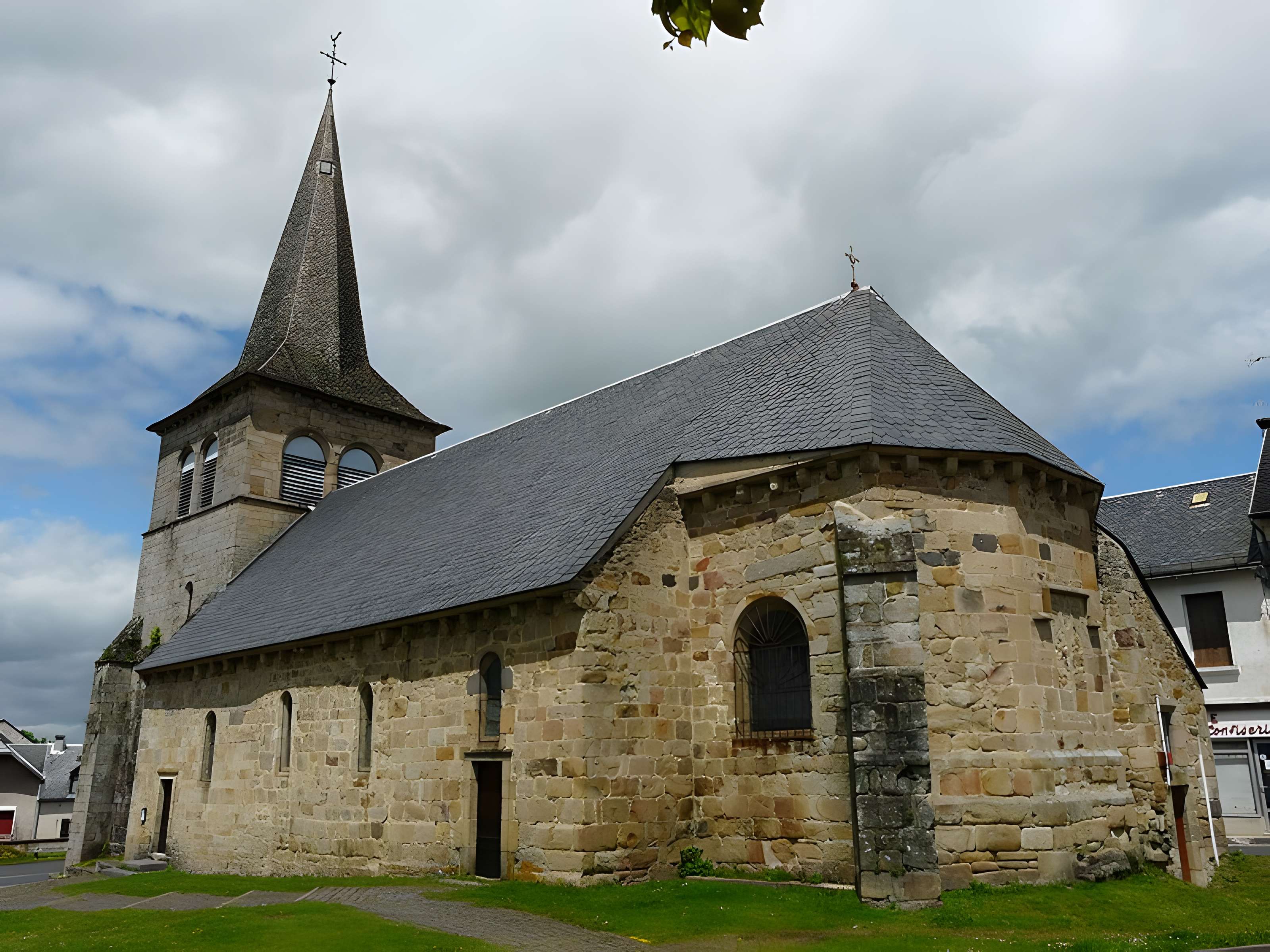Église Saint-Pierre de Messeix