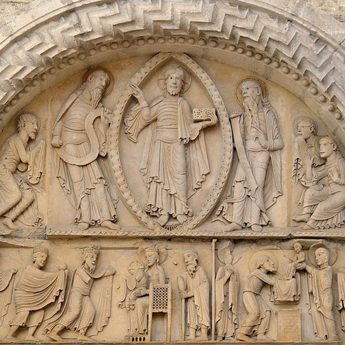 Photo de Eglise priorale Sainte-Croix