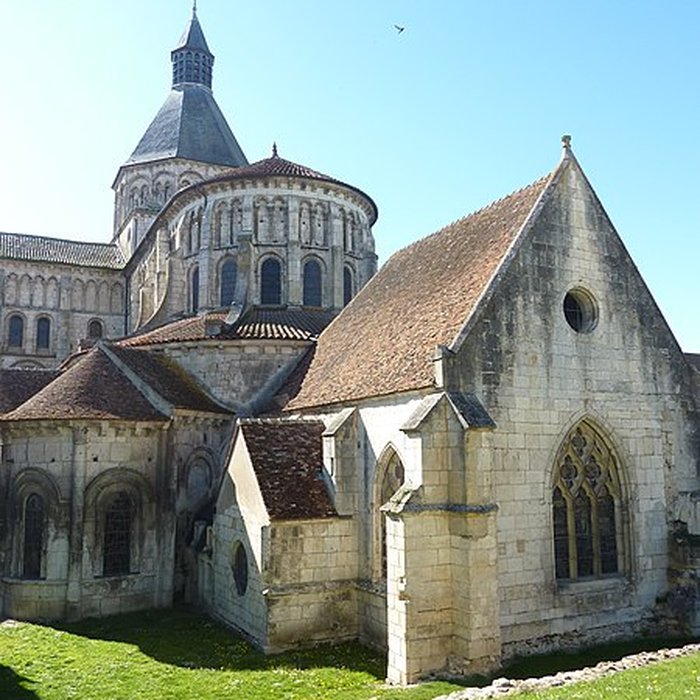 Photo de Eglise priorale Sainte-Croix