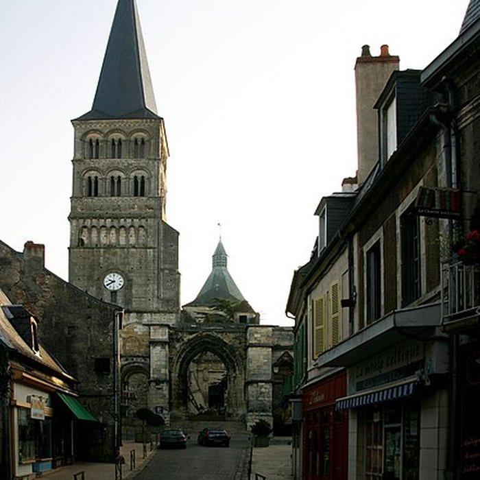 Photo de Eglise priorale Sainte-Croix