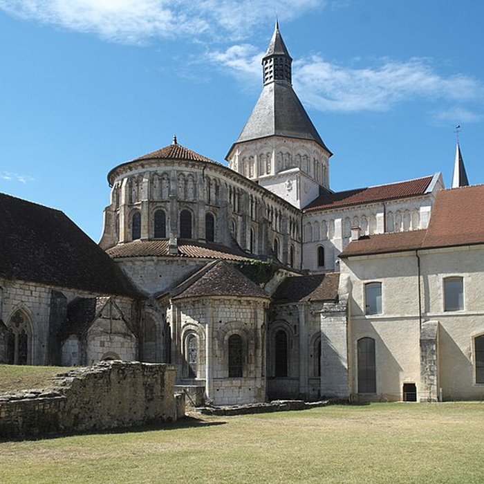 Photo de Eglise priorale Sainte-Croix